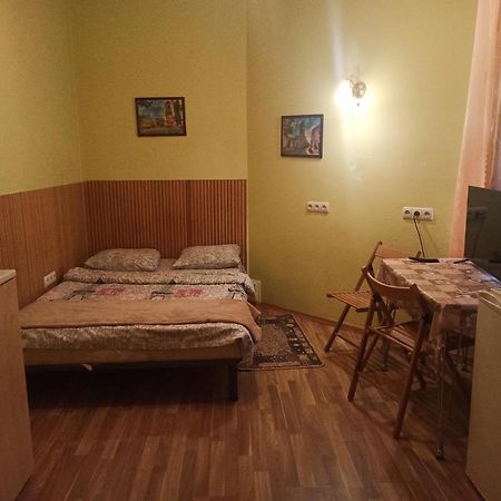 Apartmán Смарт-Економ,10 Хв До Ж/Д Вокзалу Lvov Exteriér fotografie