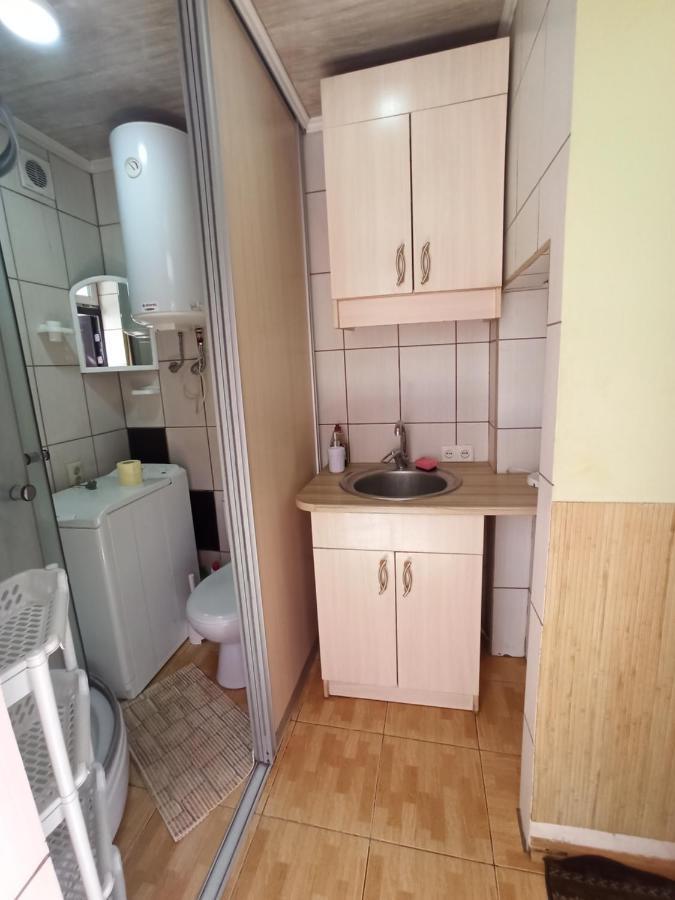 Apartmán Смарт-Економ,10 Хв До Ж/Д Вокзалу Lvov Exteriér fotografie