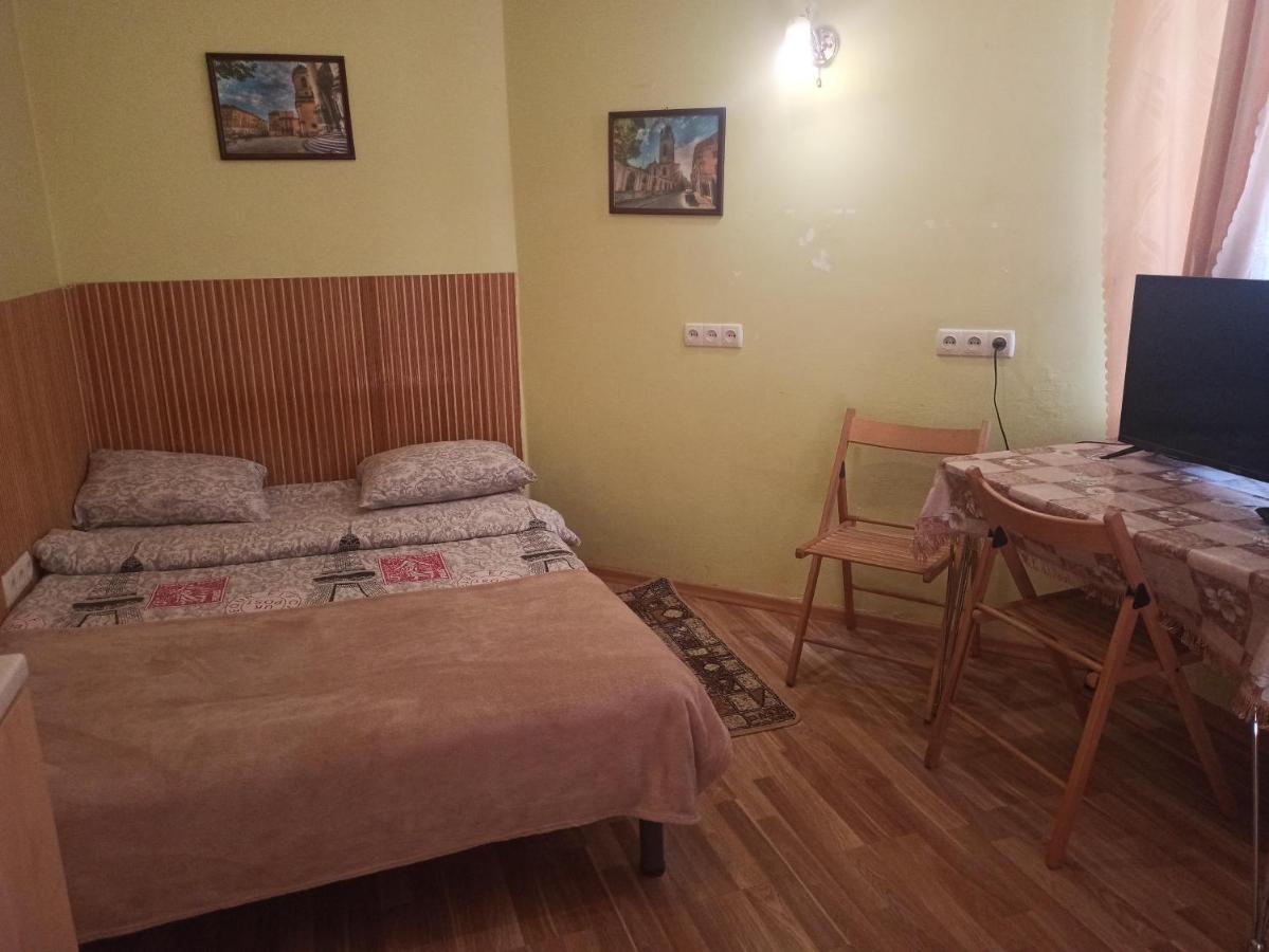 Apartmán Смарт-Економ,10 Хв До Ж/Д Вокзалу Lvov Exteriér fotografie