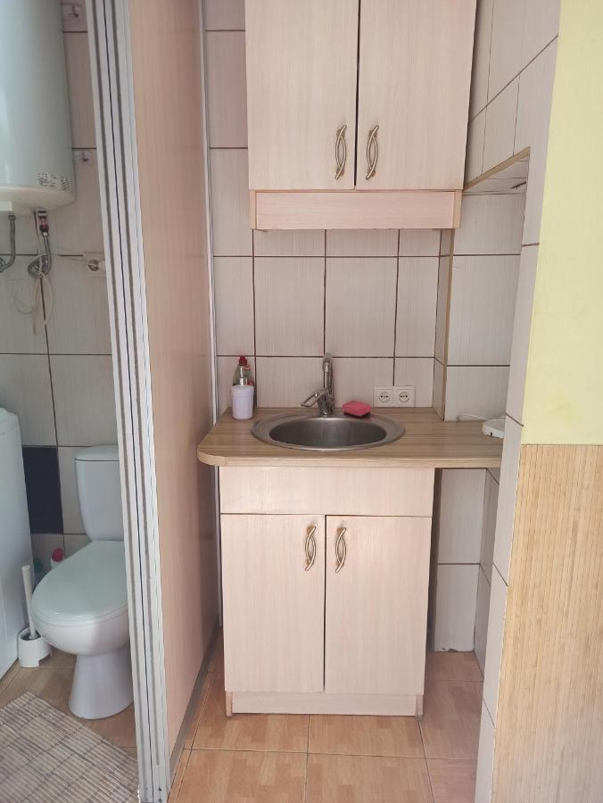 Apartmán Смарт-Економ,10 Хв До Ж/Д Вокзалу Lvov Exteriér fotografie